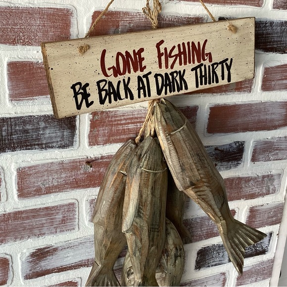 🟠 Solid Wood Fishermen’s Combo - Gone Fishing Sign & 5 Carved Fish Catch - Picture 4 of 11